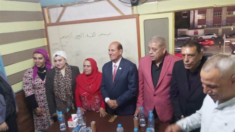 جانب من الندوة