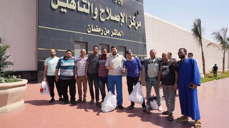 الإفراج عن عدد من