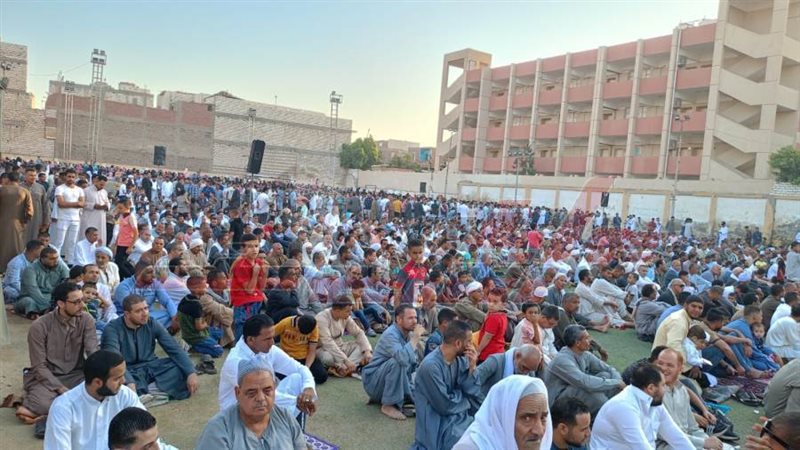 المصلون بمراكز الشباب