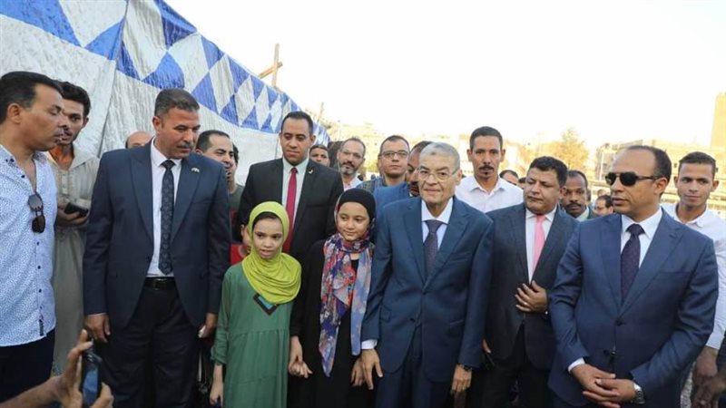 محافظ المنيا يهنئ