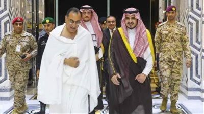 رئيس مجلس الوزراء يزور المسجد النبوي