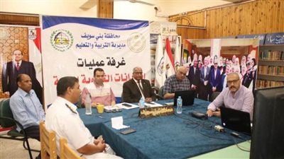 الفيزياء والتاريخ يرسمان البسمة على وجوه طلاب الثانوية العامة ببني سويف