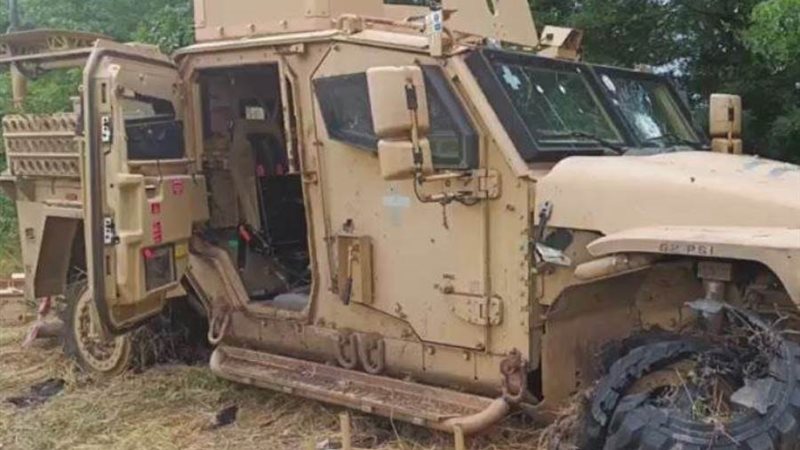 مدرعة مدمرة في أوكرانيا