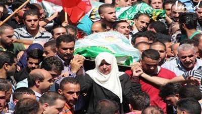 عاجل| مشاهد تشيب لها الولدان.. أمهات الشهداء تلقين نظرة الوداع على أبنائهن