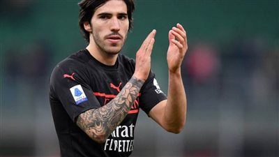 نيوكاسل الإنجليزي يتعاقد مع 