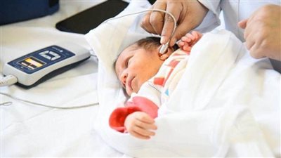الرعاية الصحية تجري الفحص السمعي لأكثر من 46 ألف مولود بمنشأت التأمين الصحي الشامل