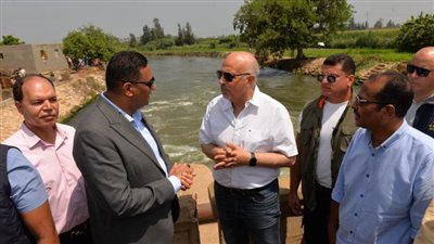 وزير الري ومحافظ الدقهلية يتفقدان مشروعات التبطين
