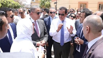 وزير الصحة يُشيد بمستوى الخدمات بمستشفى طامية المركزي