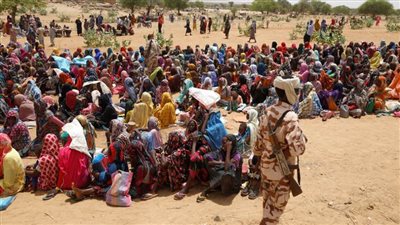 مفوضية اللاجئين تحث الأطراف المتحاربة في السودان على السماح بمرور آمن للمدنيين