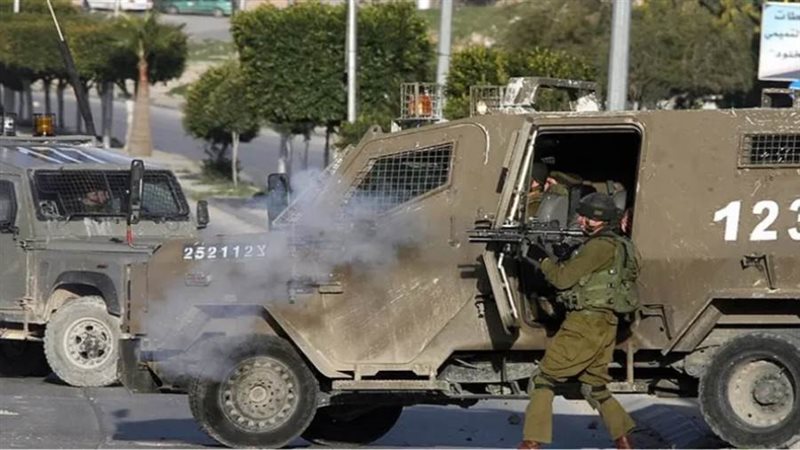 استخدام آليات عسكرية