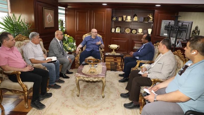 محافظ بنى سويف يلتقى