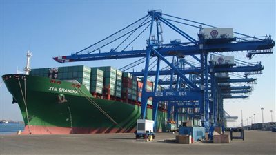 تداول 37 سفينة للحاويات والبضائع العامة بميناء دمياط