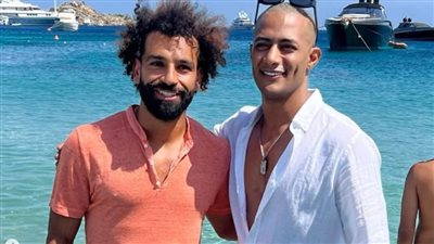 ليفربول معلقًا على صورة صلاح ورمضان: 2 أسطورة