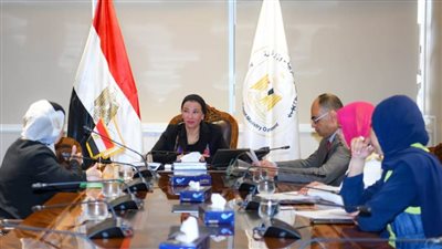 وزيرة البيئة تلتقى بعدد من أعضاء مجلسى النواب والشيوخ