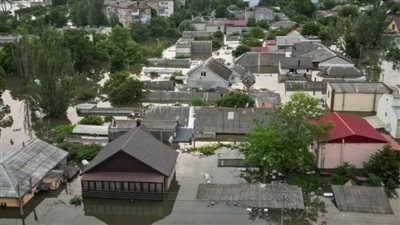 روسيا: أكثر من 8 آلاف مبنى سكني غارق بسبب الفيضانات في خيرسون