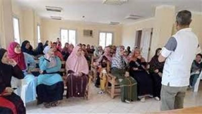 الكشف مجانًا.. محافظ المنيا يتابع خدمات مبادرة 100 يوم صحة بكل المدن والقرى