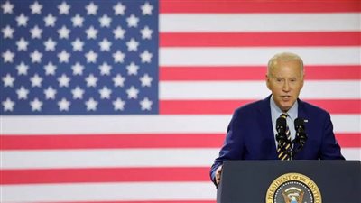 بايدن: قرار تسليم الذخائر العنقودية لأوكرانيا كان 