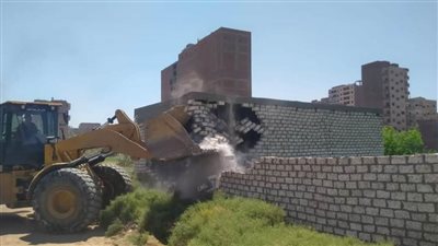 إزالة 42 حالة تعدٍ بالبناء على الأراضي الزراعية وأملاك الدولة بالمنيا