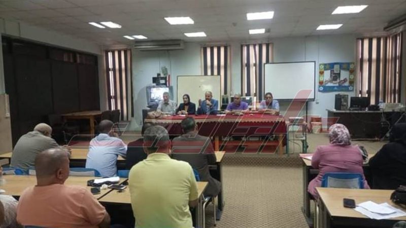 خلال الاجتماع