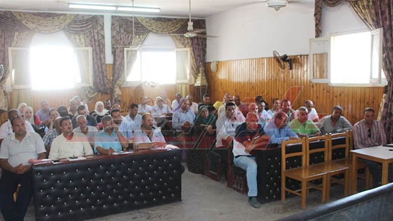 خلال الاجتماع