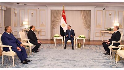 بالفيديو.. الرئيس يشهد حلف يمين رؤساء محكمة النقض والنيابة الإدارية وقضايا الدولة ويمنح الأوسمة للسابقين