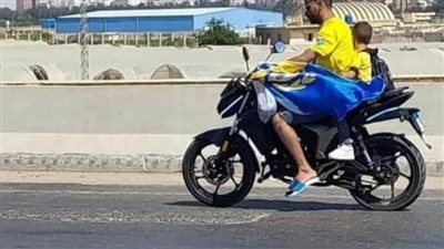 اب وابنه يشعلان مواقع التواصل الاجتماعي بالإسماعيلية 