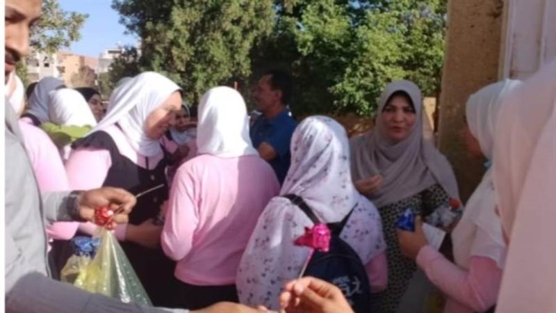 بالزهور والمياه الغازية