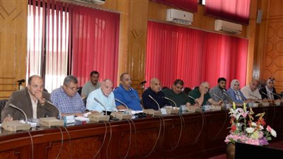 اجتماعً لحصر مشروعات الإسكان الحكومي بنطاق محافظة الإسماعيلية