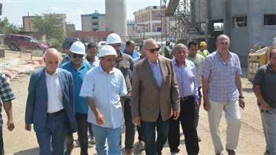 محافظ القليوبية يتفقد الأعمال بمشروعات كفر شكر