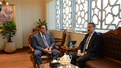 وزير التنمية المحلية يتابع مع محافظ المنوفية آخر مستجدات تنفيذ مشروعات حياة كريمة والخطة