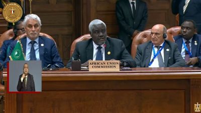 رئيس مفوضية الاتحاد الإفريقي: الاتحاد طالب بوقف إطلاق النار بشكل سريع في السودان والعودة لطاولة المفاوضات