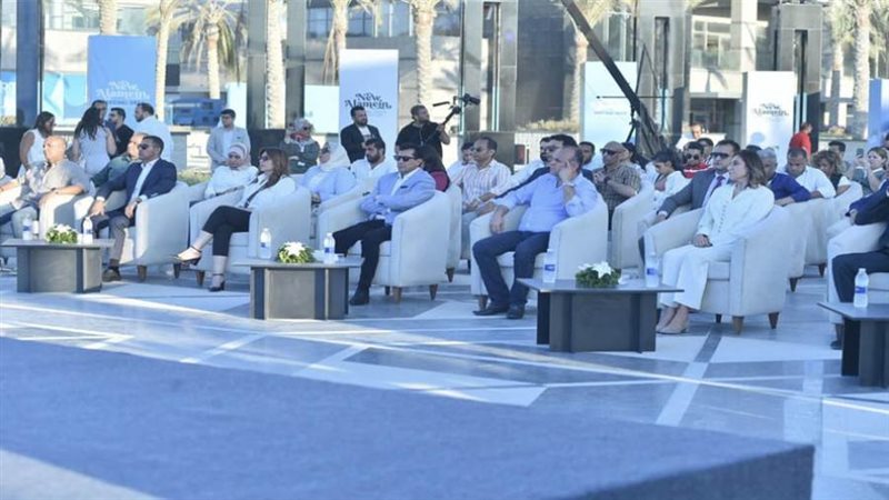 مؤتمرا صحفيا