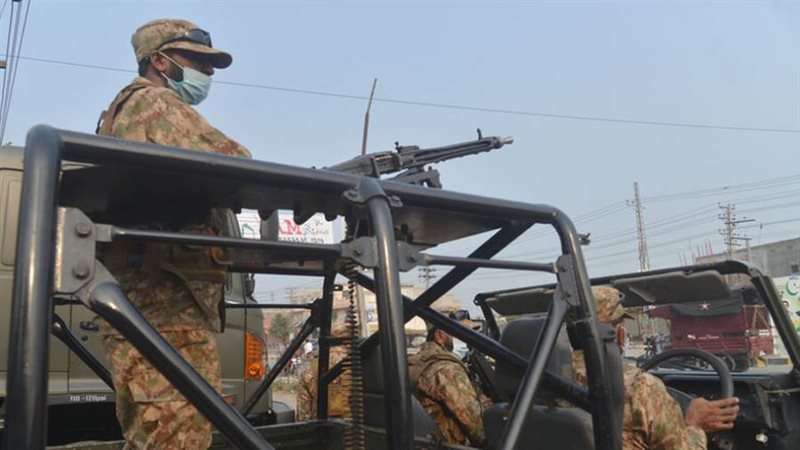 عناصر من القوات المسلحة