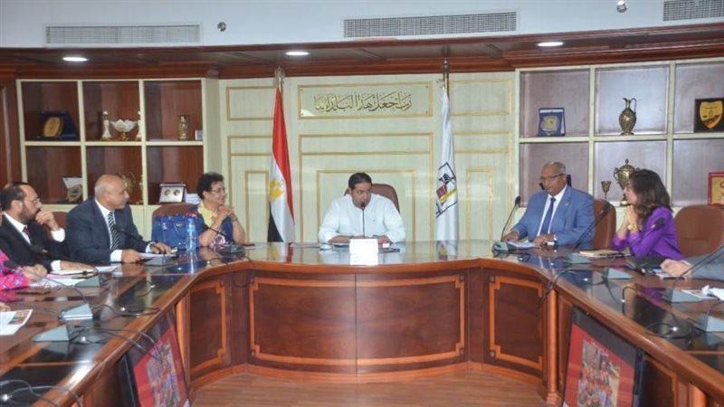 لقاء نائب محافظ بنى