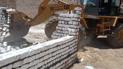 رفع 75 طن قمامة وإزالة 3 حالات تعد بالبناء المخالف بالواسطى