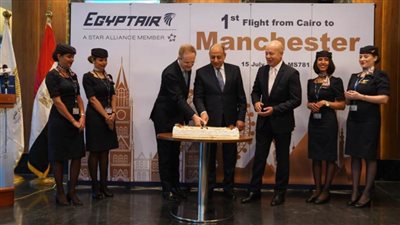وزير الطيران والسفير البريطاني يشهدا انطلاق أولى رحلات مصر للطيران إلى مانشستر بالمملكة المتحدة
