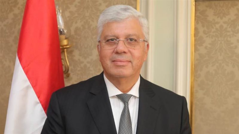 الدكتور أيمن عاشور