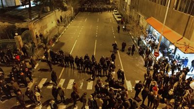 وكالة: شرطة الآداب لن تعود إلى شوارع إيران تحت أي ظرف من الظروف