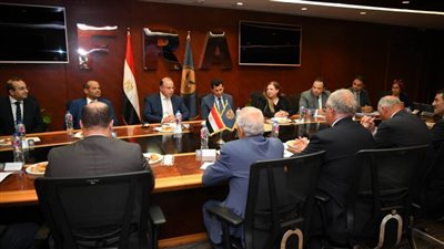 صبحي وفريد يشهدان حفل تسليم شهادات الدفعة الرابعة من خريجي برنامج 