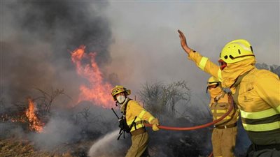 إسبانيا تجلي آلاف السكان بسبب حريق خرج عن السيطرة في إحدى جزر الكناري