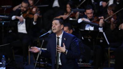 مدحت صالح نجم ثالث ليالى مهرجان الأوبرا الصيفى بالإسكندرية 