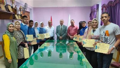 وكيل تعليم كفر الشيخ يكرم الطلاب أعضاء غرف عمليات الثانوية العامة ويثني على أدائهم