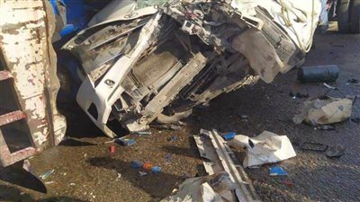 مصرع وإصابة 5 سيارة نقل وأخري ميكروباص بالطريق الإقليمي في بلبيس