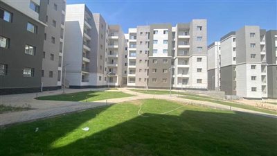 وزير الإسكان: الدولة تولي اهتمامًا كبيرًا بالمدن الصناعية.. والعاشر من رمضان أول اهتماماتها