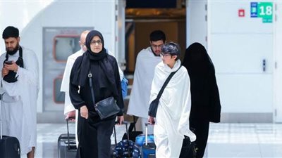 السعودية.. بدء وصول أول المعتمرين إلى مطار الملك عبدالعزيز الدولي بجدة