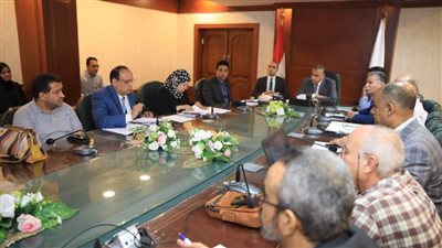 محافظ سوهاج يترأس اجتماع المجلس الإقليمي للسكان