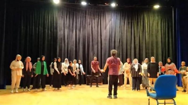 ابدا حلمك علي مسرح