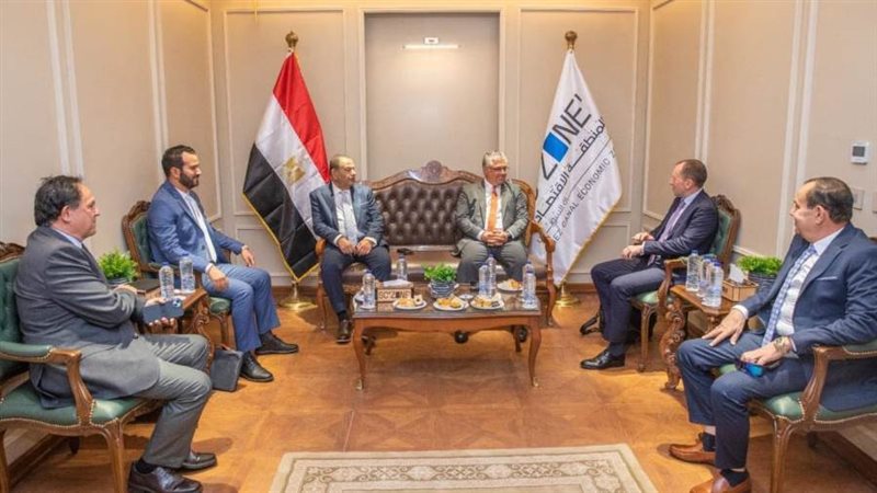 توقيع عقد تخصيص أرض