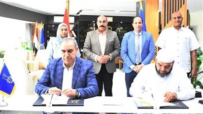 محافظ أسوان يشهد توقيع اتفاق لاستدامة وتوطين منافذ التمور