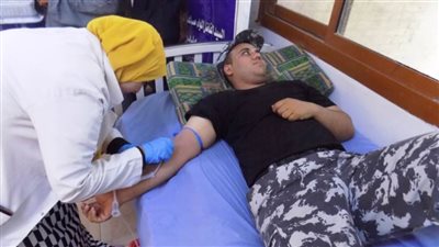 رجال الشرطة بمديرية أمن سوهاج ينظمون حملة للتبرع بالدم 